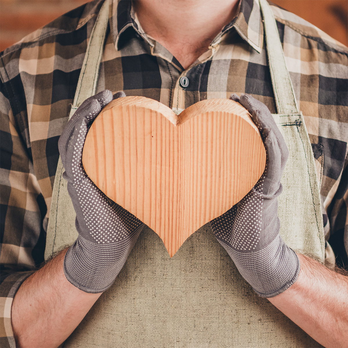 carpenter-with-heart-1200-1200-3